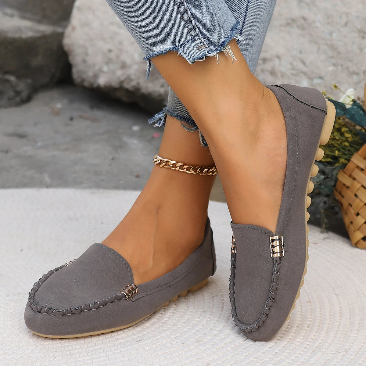 Damskie baleriny T-Strap w kratkę z haftem