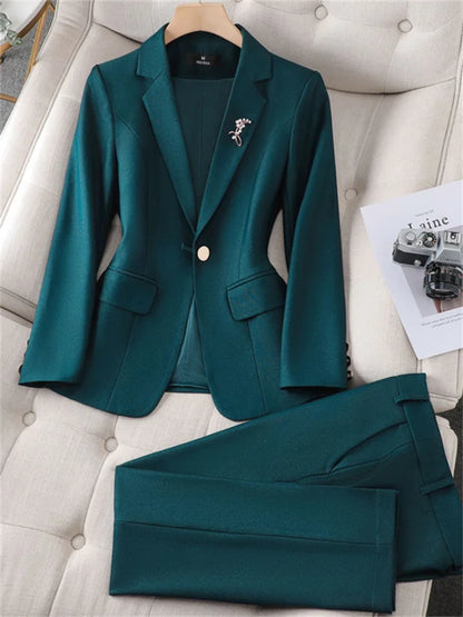 Garnitur Damski Slim Fit z Marynarką i Spodniami w Kant