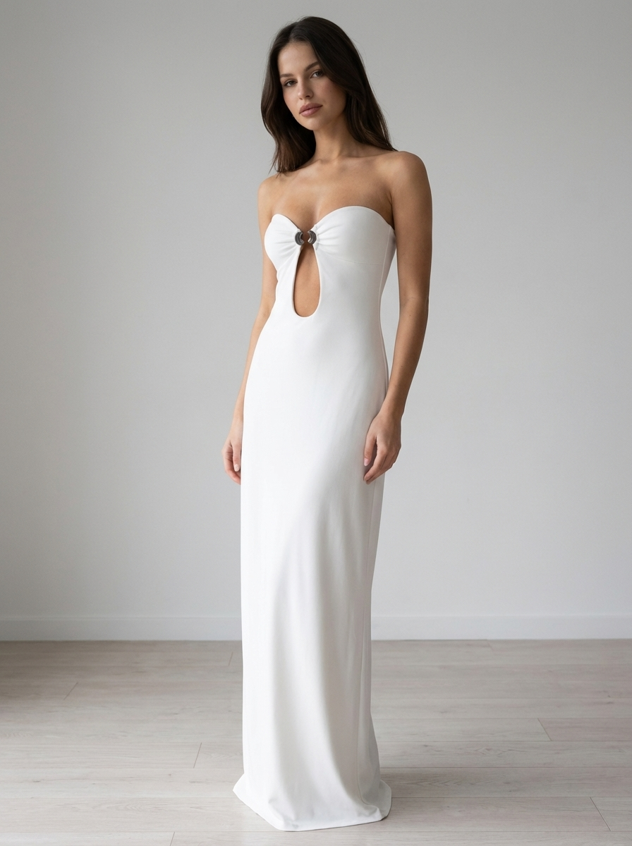 NowoModa | Sukienka bez ramiączek z odkrytymi plecami – efekt wow