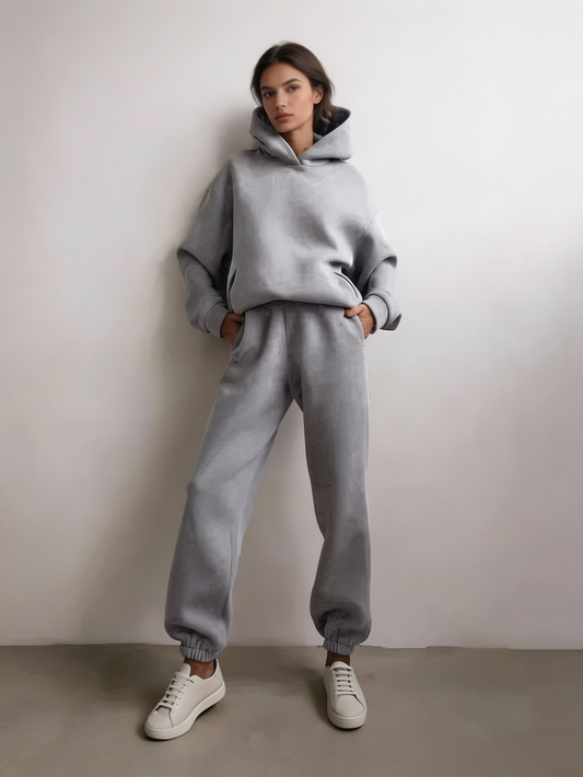NowoModa | Komplet dresowy z kapturem – wygoda i styl na co dzień