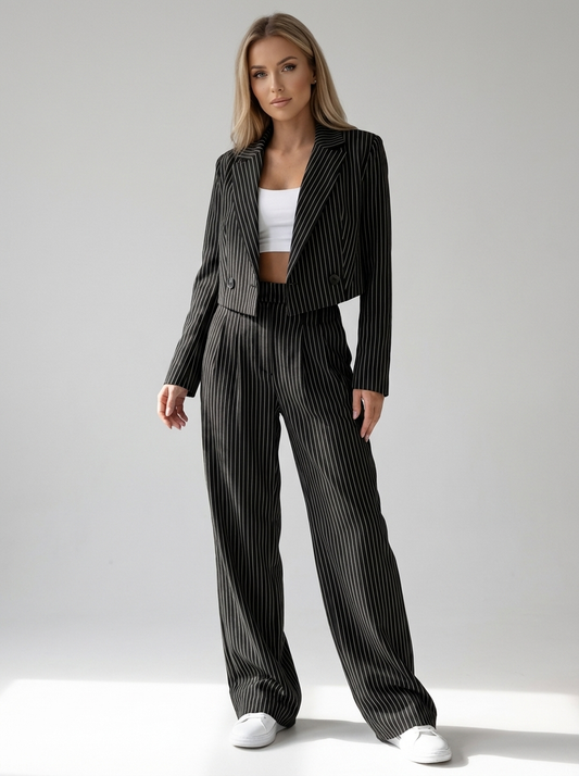 NowoModa | Dopasowany komplet top + spodnie – efekt smukłej sylwetki