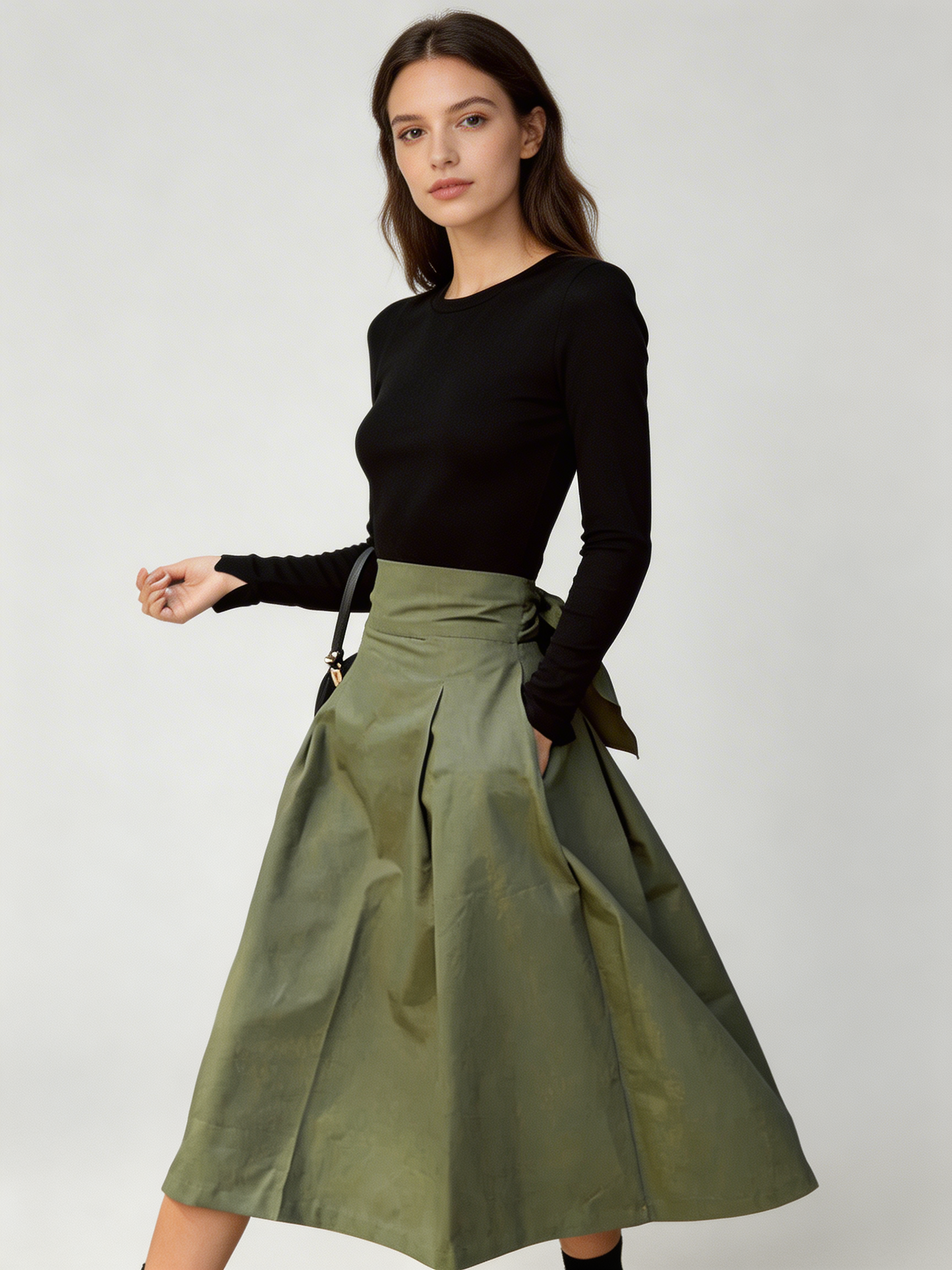 NowoModa | Rozkloszowana spódnica – efekt podkreślonej talii