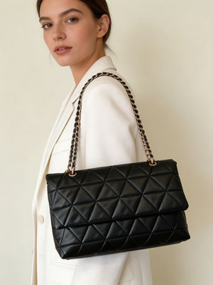 NowoModa | Pikowana Torebka w Kratę – efekt eleganckiego looku